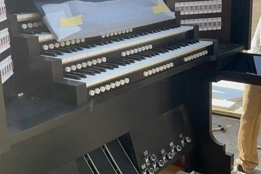 THE ORGAN:  A MASTERPIECE OF MODERN TECHNOLOGY