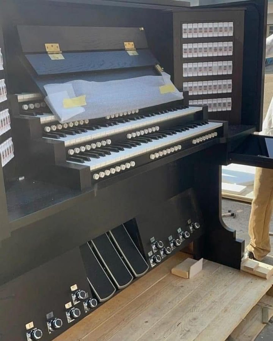 THE ORGAN:  A MASTERPIECE OF MODERN TECHNOLOGY